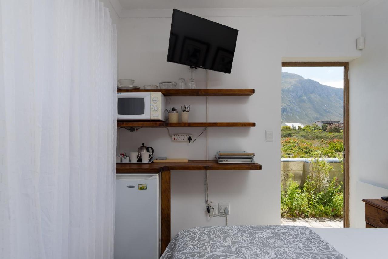 Stay At Friends Economic Rooms Malkopvlei Екстериор снимка