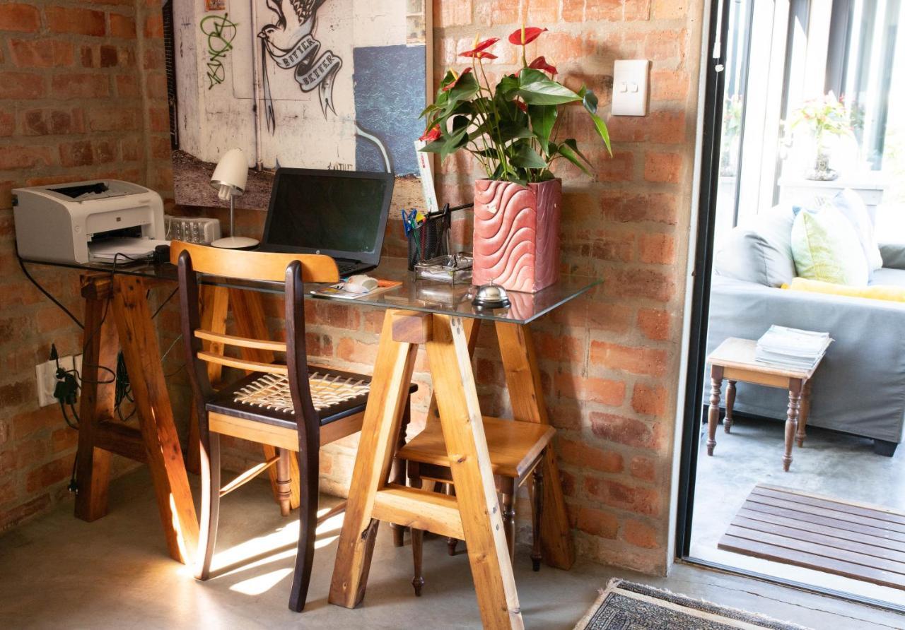 Stay At Friends Economic Rooms Malkopvlei Екстериор снимка